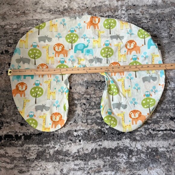 Boppy Pillow Cover Safari Animals - Lions Giraffe Elephant Hippo - Picture 2 of 9